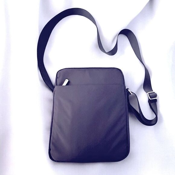 NWOT Septwolves Crossbody Bag Navy Blue - Picture 2 of 7